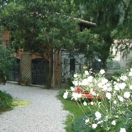 Appartement Monolocale In Villino Liberty *